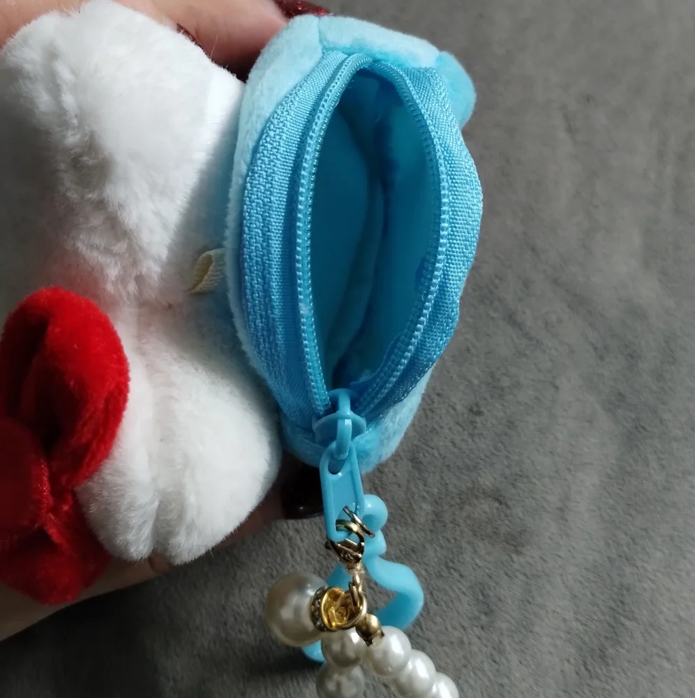 Hello Kitty Pearl Coin Purse - Picture 5 of 5